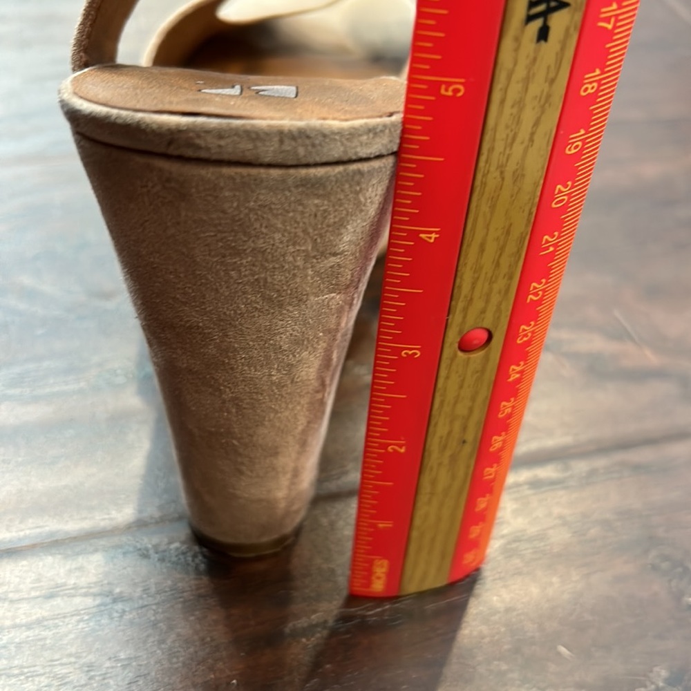 BP tan suede-like wedge open-toe shoes - Picture 5 of 8